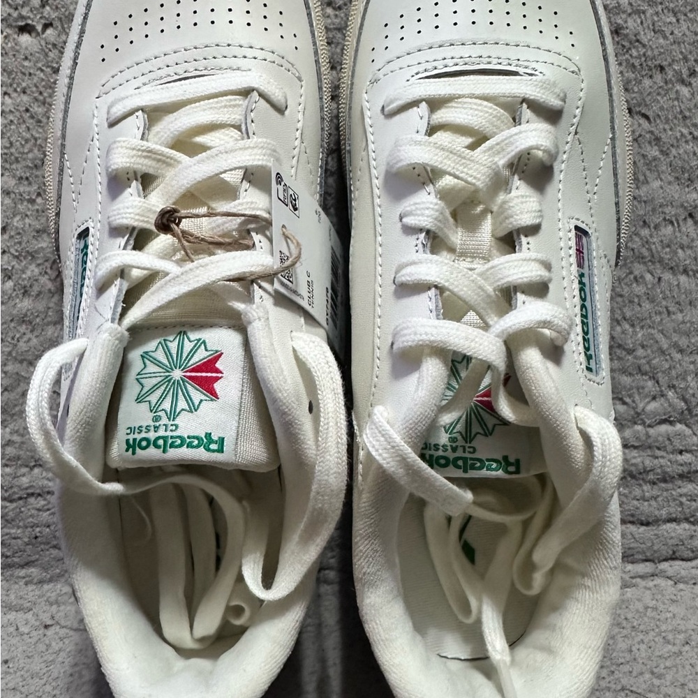 Unisex Reebok Vintage Club C Tennis Shoes - (M7/W8.5)
